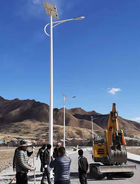 甘南碌曲10米青湖路街道太阳能路灯项目