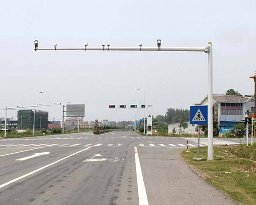 青湖路街道监控灯