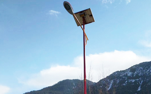 如何选择高质量的青湖路街道太阳能路灯材料：全方位指南