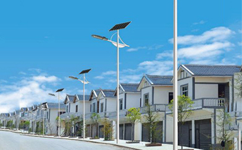 青湖路街道太阳能路灯配置与在乡村道路照明中的应用