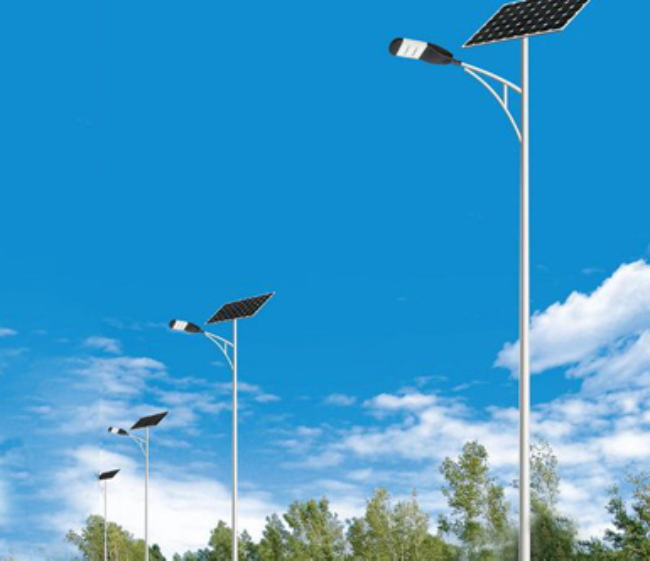 青湖路街道太阳能路灯维护时,这些细节别忽略!